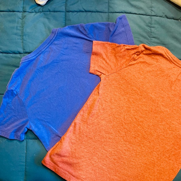 Bundle of 2 Soft-Washed Graphic T-Shirts (L) - Picture 4 of 4